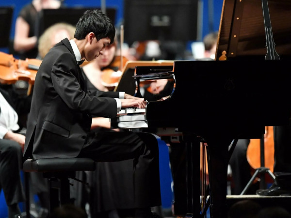 Изображение телепередачи: XX Международный конкурс пианистов в Лидсе - Финал