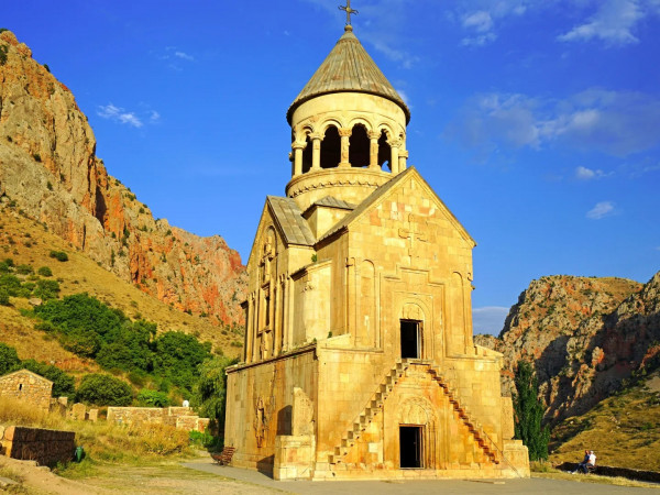 Изображение телепередачи: Монастырь Нораванк, Армения